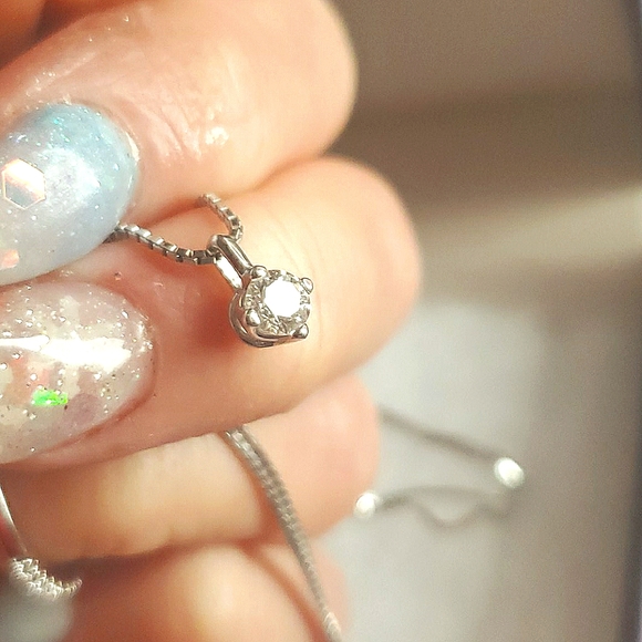 18 karat SI signature Ben Bridge Diamond Pendant - Picture 12 of 16